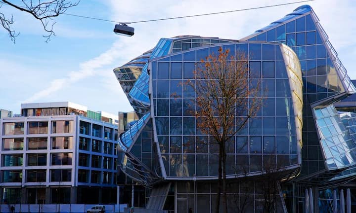 …Novartis mit 135'696 Beschäftigten. Damit trumpft der Pharmariese den Standortnachbar und Branchenkonkurrenten…Keystone