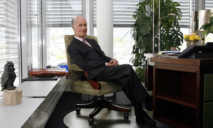 Die Freunde:Besonders vertraut war Herbert Scheidt mit Hans Vontobel, dem in diesem Januar in seinem 100. Lebensjahr verstorbenen Patron der Bank.