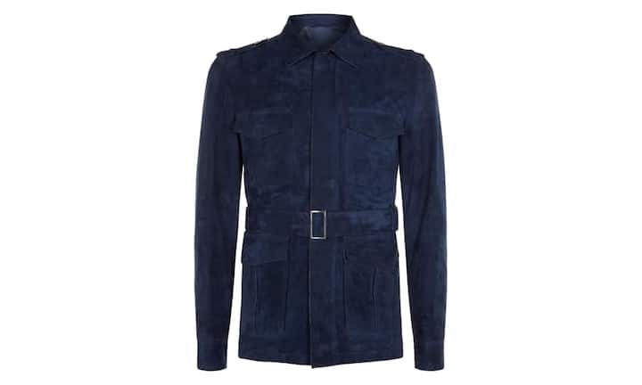 Military: Hackett (Mann) Diese figurbetonte Wildlederjacke in Military-Style liegt dank Farbe und Form voll im Trend. Ein zeitloses und elegantes Kleidungsstück mit Ikonen-Potential. Preis 1.399 Franken