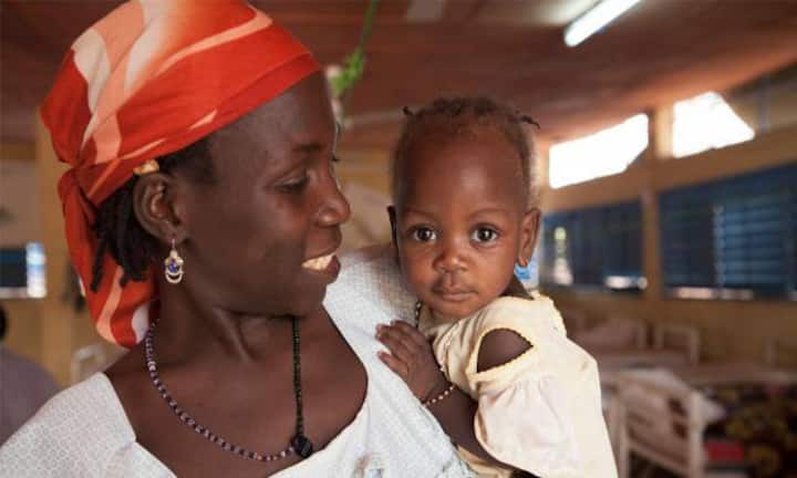 Platz 175: Auch wenn die lächelnde Mutter auf diesem Bild etwas anderes vermuten lässt: In Niger haben es Mütter mit ihren Kindern sehr schwer. Das afrikanische Land liegt auf dem fünftletzten Platz.   Flickr: GSK