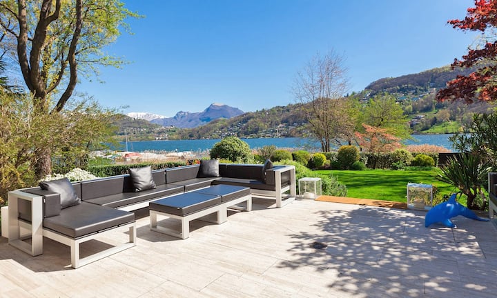 Entspannung bei jeder Jahreszeit: Ob im eigenen Spa-Tempel, dem grossen Garten oder im Luganersee, man hat die Qual der Wahl.