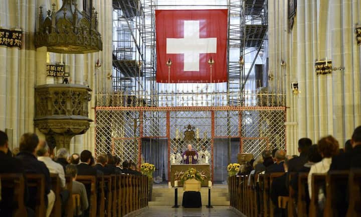 ⌠an diesem Tag beinahe bis auf den letzten Platz gefßllt ist. Swisscom-Verwaltungsratspräsident ...