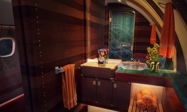 Das Badezimmer bietet ebenfalls Platz - und verfügt über eine begehbare Dusche.