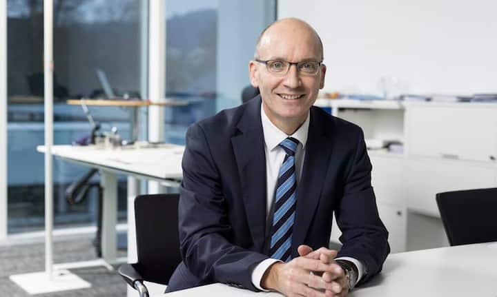 Der Externe: Urs Riedener verlor 2005 gegen Herbert Bolliger und brachte in der Zwischenzeit den Milchverarbeiter Emmi wieder auf die Erfolgsspur.