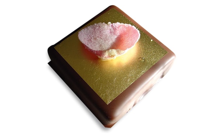 Wenckeschmid: Kuchen, verziert mit echtem Blattgold, Preis auf Anfrage.