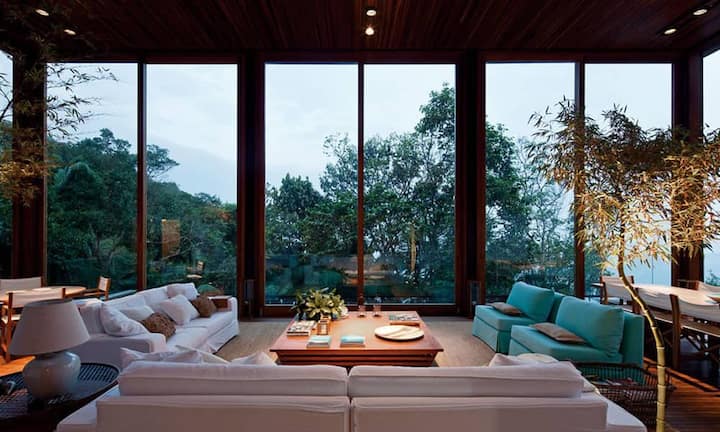 … auf 810 Quadratmetern. Hinzu kommen 500 Quadratmeter Garten. Doch bei diesem Haus lebt…