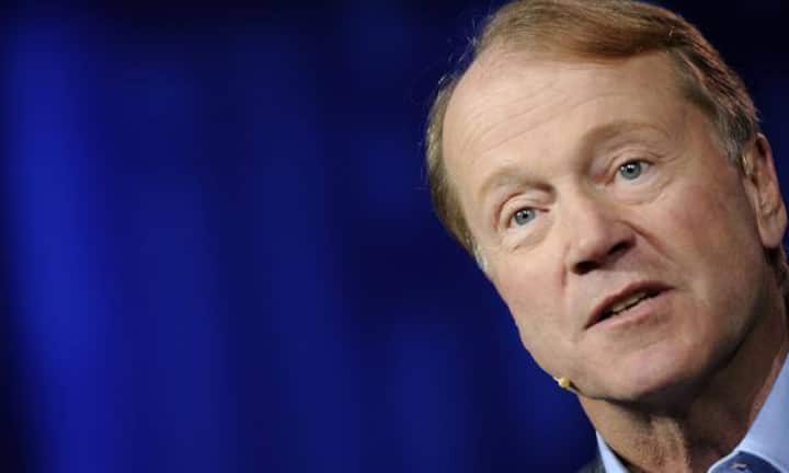 Rang 8, John Chambers: Der 64-jährige ist CEO des US-Unternehmens Cisco, das Lösungen für den Netzwerkbetrieb anbietet. 2013 verdiente er 21 Millionen Dollar – gut 80 Prozent mehr als im Vorjahr. Er erhielt unter anderem Firmenanteile in der Höhe von gut 15,2 Millionen Dollar, einen Bonus von knapp 5 Millionen Dollar und ein Grundsalär von 1,1 Millionen Dollar.