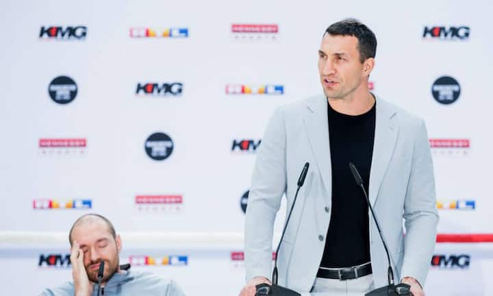 Sieben prominente Universitätsdozenten: Wladimir Klitschko lehrt seit diesem Sommer an der Hochschule St. Gallen. Wer das Seminar des Boxweltmeisters über Selbstmanagement und Persönlichkeitsentwicklung besuchen will, muss für 16 Unterrichtstage 16'000 Franken berappen.