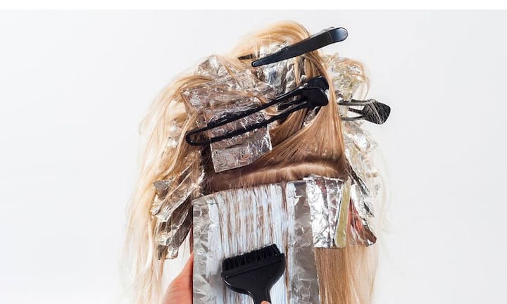 Experimentierfreudige können sich in der Türkei mit Haarfarbe am günstigsten austoben. Dort wurde der Durchschnittspreis mit 3.80 Euro bewertet. Dagegen geht man in Mexiko lieber zum Frisör, denn Haarfarbe für die Selbstanwendung kostet dort 19.10 Euro. In der Schweiz kommt man immerhin mit 9 Euro weg. Pixabay