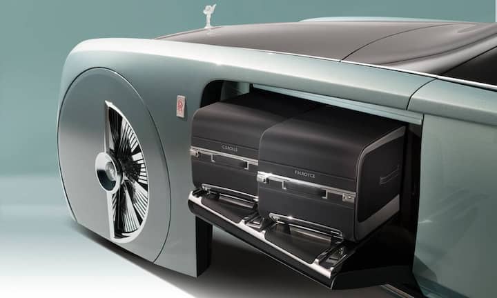 Massgeschneidertes Gepäck lässt sich futuristisch verstauen.