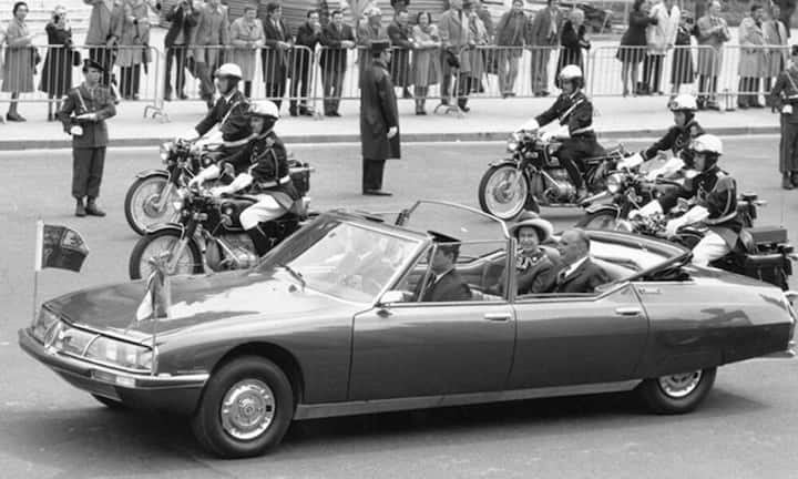 Sein Vorgänger Georges Pompidou setzte mehr auf sportliche Fahrleistung: Von 1969 bis 1974 liess er sich unter anderem mit einem  SM Citroën kutschieren - damals ein Sportcoupé der Oberklasse.