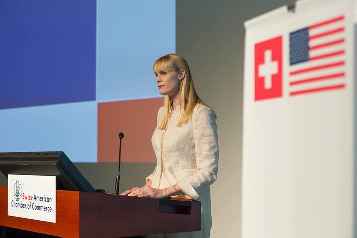 Annabelle R. Hett, Managing Director, Swiss Re