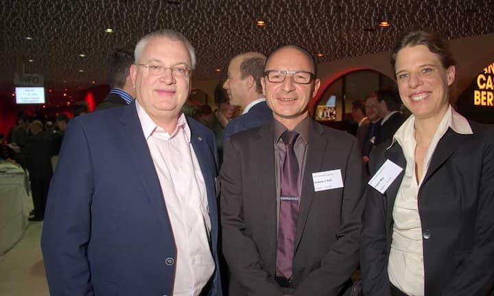 Tony Corvi, Leiter Marketing und Verkauf, Die Schweizerische Post;
Andreas J. Wolf, Director Strategic Accounts, Sunrise Communications AG;
Katrin May, Strategische Einkäuferin, Post CH AG