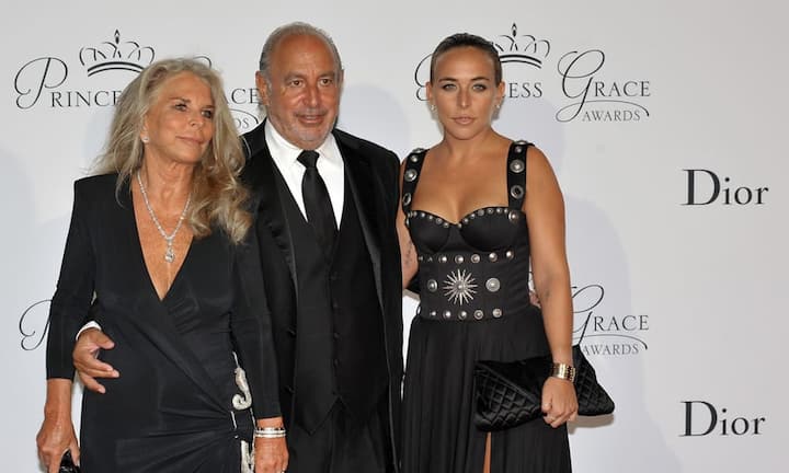 Platz 5: Sir Philip Green Philip Green hat 15 Jahre damit verbracht, ein Einzelhandelsimperium aufzubauen, zu dem unter anderem die Marken Topshop und Burton gehören. Heute zählt der 63-jährige Brite mit einem Vermögen von 5,2 Milliarden Dollar zu den reichsten der Welt - ganz ohne erfolgreich studiert zu haben. Stattdessen verliess Green mit 15 Jahren die Schule.