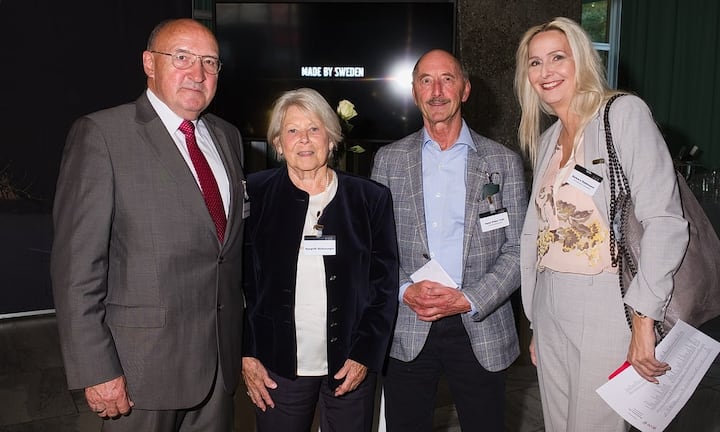 Gottfried Dirlewanger;
Margrith Dirlewanger;
Hans-Peter Früh, Früh Künstlerartikel;
Barbara Rüttimann, rb Rüttimann consulting