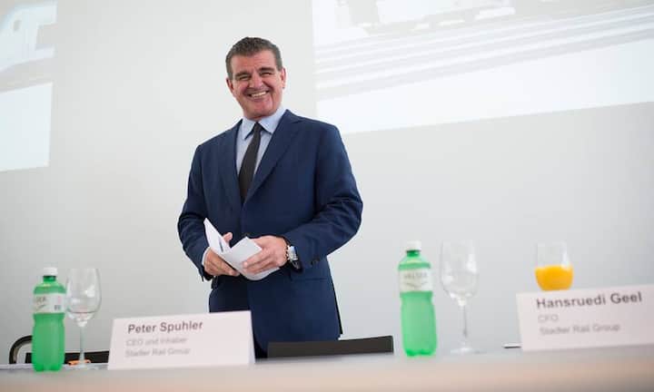 Mit Bahnfahrzeugbauer Peter Spuhler trifft sich Grieder seit Jugendjahren.