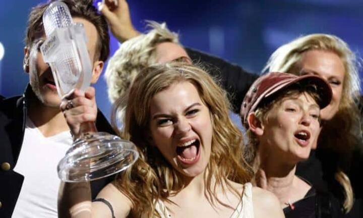 Dänemark
Und auch Norwegens südlicher Nachbar Dänemark hat bereits drei Mal gewonnen. Zuletzt überzeugte Emmelie de Forest barfuss mit ihrem Song «Only Teardrops» Europa.