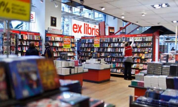 Bücher und DVDs gibt es bei Ex Libris.