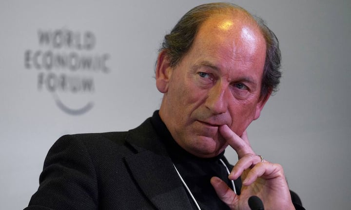 Platz 5: Paul Bulcke - CEO von Nestlé (bis Ende 2016)Der Nestlé-Chef hat in seinem letzten Jahr als CEO vor Pensionskassen- und AHV-Beiträgen 9,01 Millionen Franken nach 9,07 Millionen Franken im Vorjahr verdient. Die Aktienanteile waren zwar weniger wert als im Vorjahr, dafür erhielt Bulcke höhere Pensionskassenbeiträge. Mit Sozialversicherungsbeiträgen kam Bulcke auf 11,21 Millionen Franken.