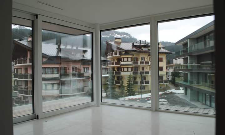 Der Preis beträgt allerdings auch 2,99 Millionen Franken.
Quelle und Bilder