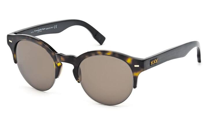 Dolce & Gabbana - SportlichIn vielen Farbvariationen gibt es diese grosse Fliegerbrille mit einer Vordereite aus Acetat und Basalt-Bügel. Dieses Material ist besonders flexibel und wiederstandsfähig.Preis: 498 Franken