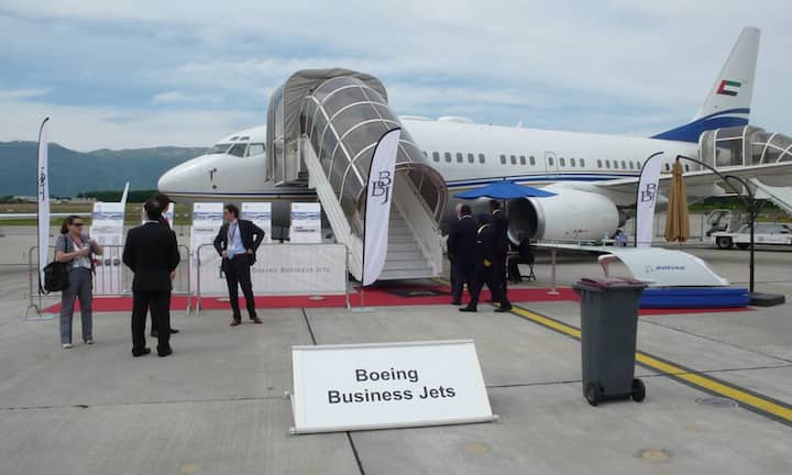Wer in einem Boeing Business Jet zur Arbeit fliegt, muss bestimmt nicht am Hungertuch nagen.
