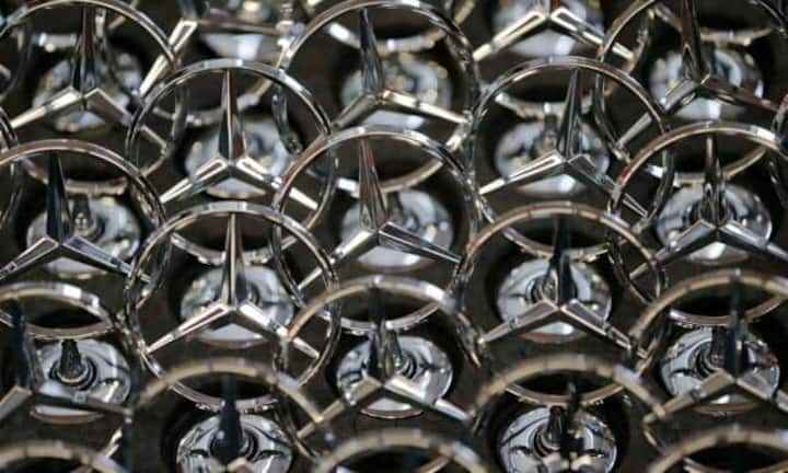 Platz 3 belegt Daimler mit 71,8 Milliarden Euro.