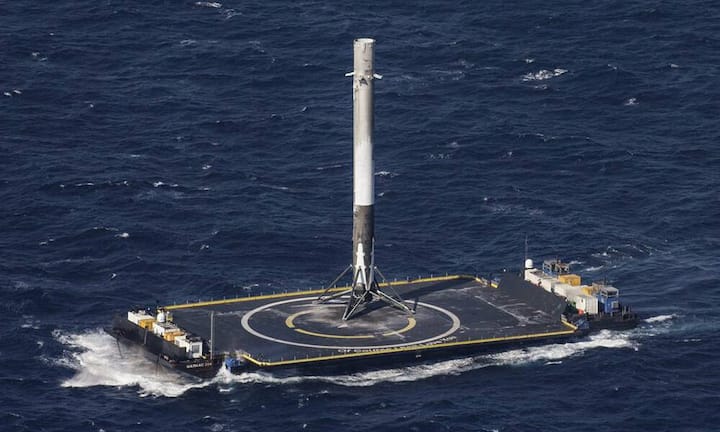 Im April 2016 bringt die «Falcon 9» erstmals einen Frachter auf den Weg Richtung Raumstation ISS. Zuvor waren einige Versuche gescheitert.