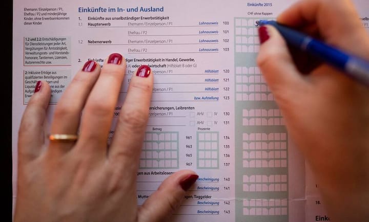 Nur 7 Prozent der Schweizer glauben, dass in den Steuerbehörden viel gemauschelt wird.