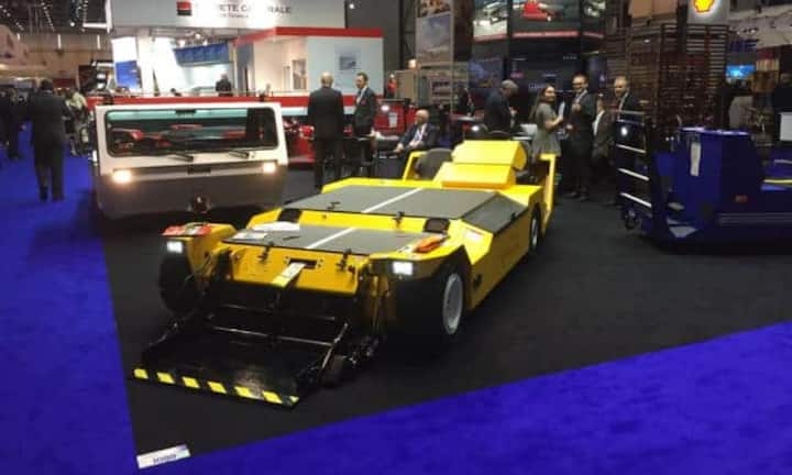 Andere Firmen haben sich auf Zubehör spezialisiert. So zum Beispiel Flughafenfahrzeuge...