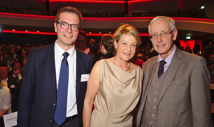 Raphael Lanz, Stadtpräsident Thun;
Elisabeth Bührer Zölch, Präsidentin, Arbeitgeberverband der Schweizerischen Uhrenindustrie;
Jean-Daniel Gerber, VR, Credit Suisse Group Bilder: Markus Senn