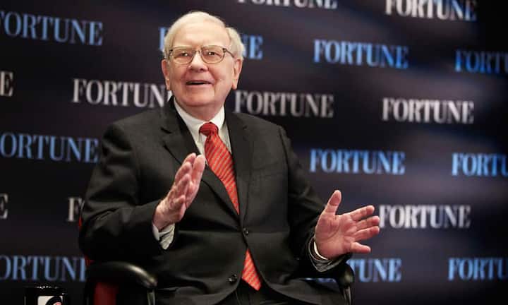 Platz 2: Warren Buffett ist mit 61 Milliarden Dollar nicht nur einer der reichsten Menschen der Welt. Der Börsen-Guru zählt auch zu den spendabelsten Menschen überhaupt: 21,5 Milliarden Dollar hat er den Angaben zufolge bereits gespendet. Gemeinsam mit Bill Gates gründete er die Initiative «The Giving Pledge», die Superreiche auffordert, spätestens mit ihrem Tod 50 Prozent ihres Vermögens zu spenden. Buffett will sogar mehr als 99 Prozent seines Vermögens abgeben.