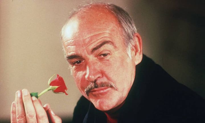 Schon früh witterte Connery die Gefahr, als 007 abgestempelt zu werden. Er suchte sich daher andere Rollen und etablierte sich ab den 70er Jahren als Charakterdarsteller. Im Jahr 1986 begann Connerys Weisheitsphase: als William von Baskerville in der Umberto-Eco-Verfilmung «Der Name der Rose».