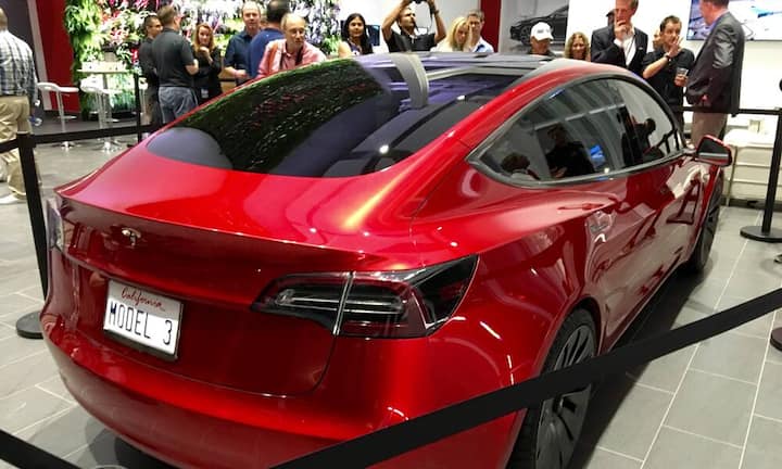 Das ist genug Energie, um 1,2 Millionen Tesla Model S mit Akkus auszustatten. Bea Knecht