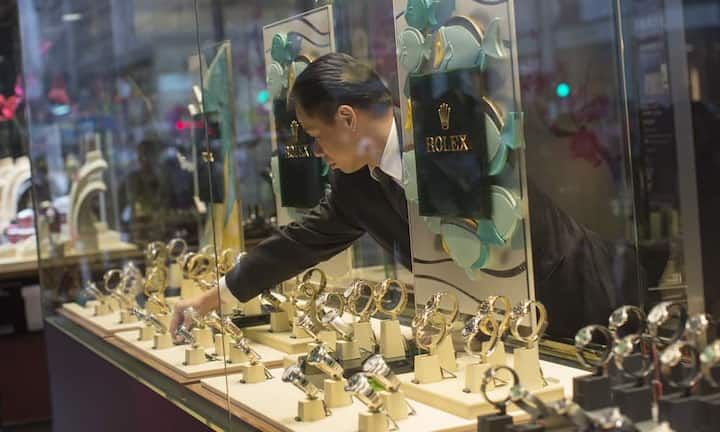 Rang 10: Rolex setzte mit den Marken Rolex und Tudor im letzten Geschäftsjahr 5,1 Milliarden Dollar um. Trotzdem ist der Uhrenhersteller in der Schweiz nur die Nummer drei unter den Luxusfirmen.