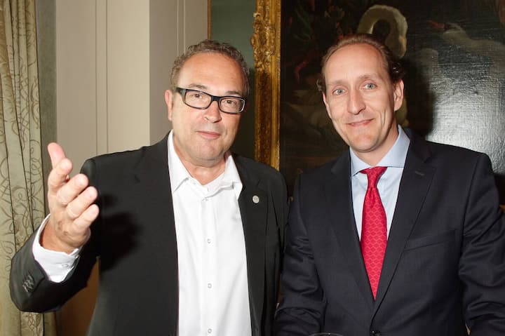 Kenny Eichenberger, Geschäftsinhaber, Kenny's Auto-Center AG; Dieter Vrankx, Head of Sales & Marketing Switzerland, SWISS