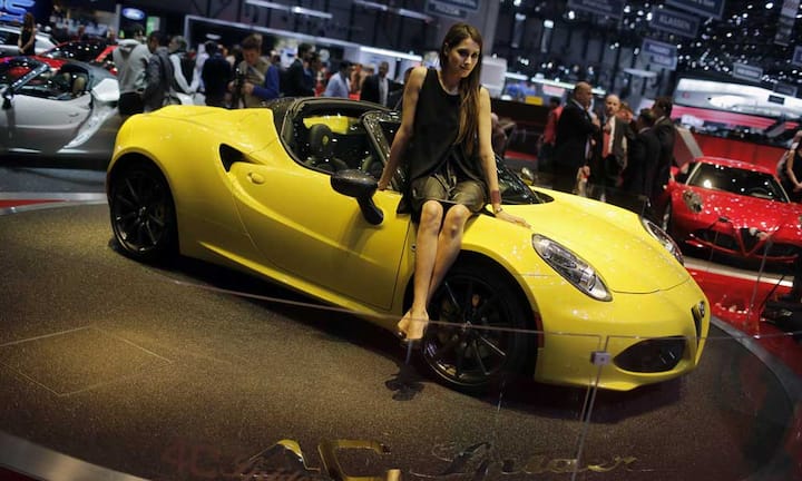 Alfa Romeo 4C Spider
Das Mittelmotorcoupé 4C feiert in Genf als offener Spider Europa-Premiere.