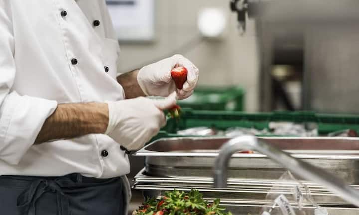 Platz 2: Hotellerie/ Gastgewerbe Erstaunlicherweise werden Jobs in der Hotellerie und dem Gastgewerbe als besonders sinnvoll erachtet. Sinn-Index: 7,8