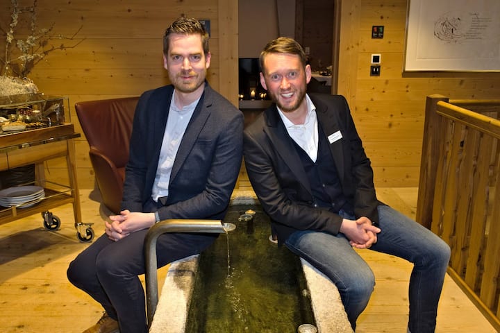 Alex Kühni, Fotojournalist & Kriegsfotograf; Michael Wiederstein, Chefredaktor "Schweizer Monat"