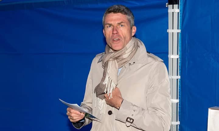 Keine Interaktion, aber knallharte Konkurrenz werden die Schweiz-Chefs der Discounter Aldi und Lidl zu spüren bekommen. Die Migros schnappt den Deutschen regelmässig potenzielle Standorte in den Städten vor der Nase weg. Lidl-Mann Georg Kröll macht gute Miene zum bösen Spiel und will mit kreativer Zuversicht neue Lokale aufspüren.