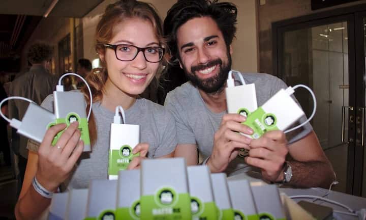 Sabrina Stettler, Praktikantin, Battere;
Can Olcer, Founder, Battere (v.l.n.r.)