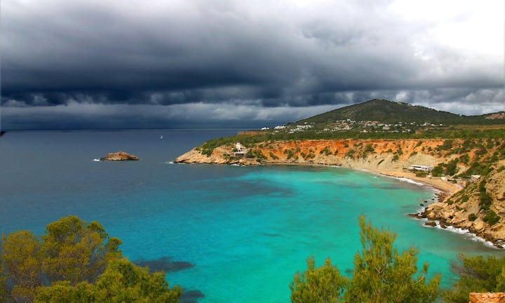 ... die Balearen mit Ibiza und ... Public Domain/Wikimedia/CC