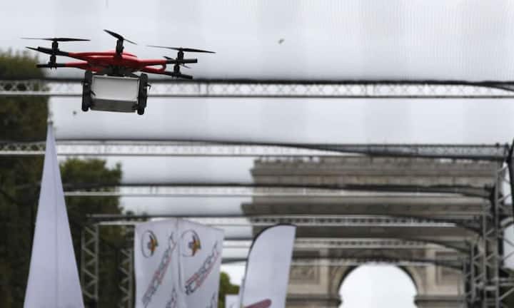 Normalerweise dürfen Drohnen die französische Hauptstadt nicht überfliegen, Ausnahmen sind strikt geregelt.