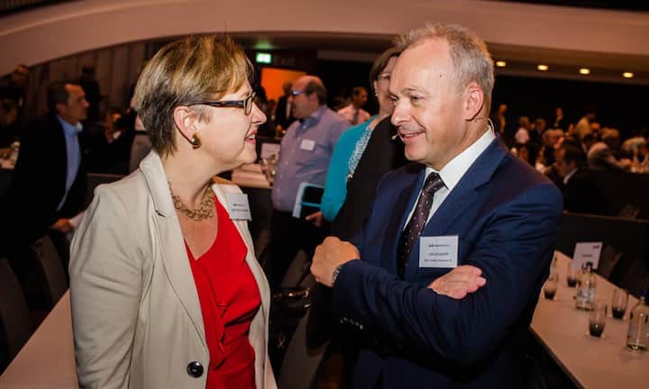 Edith Graf-Litscher, Schweizer Nationalrätin der SP mit Urs Schaeppi, asut Vorstand / CEO der Swisscom AG
