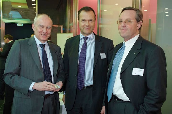 Gottlieb A. Keller, Member of the Corporate Executive Committee, Roche; Manuel Ebner, CEO, Merrill Lynch Capital Markets AG; Ulrich Jakob Looser, Partner, BLR & Partners AG