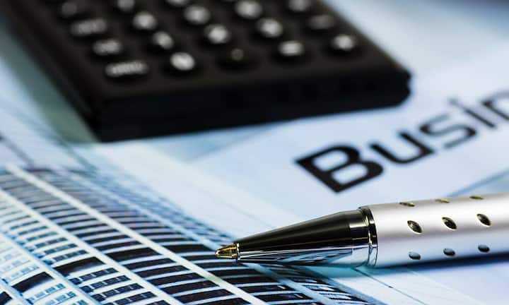 Geschäftsberichte sind die Schaufenster der Unternehmen. Sie bieten einen riesigen Fundus an Informationen: Zahlen zu den Geschäftsergebnissen, zum Betriebsvermögen, zu Chefgehältern und Boni, aber auch Näheres zu Produkten und Märkten. Hinzu kommt eine Fülle unausgesprochener Informationen. BILANZ präsentiert die Jahrgangsbesten der Schweiz: