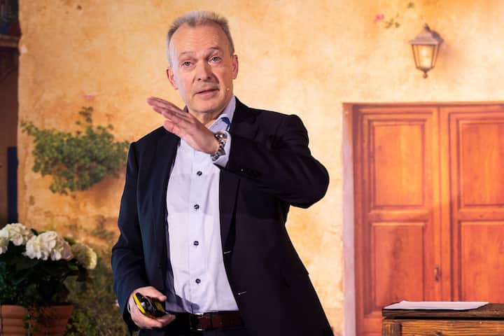 CEO Urs Schaeppi spricht an der Medienorientierung der Swisscom, am Donnerstag, 31. Januar 2019, in Zuerich. Die Swisscom stellt ihr neues Abo, das "inOne mobile go" vor, ein Smartphone Abo, mit dem man in der Schweiz und in Europa unbegrenzt telefonieren und surfen kann. (PPR/Melanie Duchene)