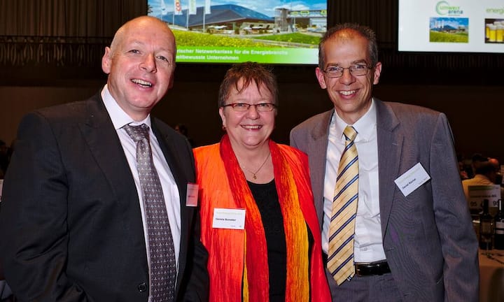 Anton Gunzinger, Unternehmer;
Daniela Bomatter, Abteilung Energieeffizienz und Erneuerbare Energien, Bundesamt für Energie BFE;
Daniel Büchel, Abteilung Energieeffizienz und Erneuerbare Energien, BFE