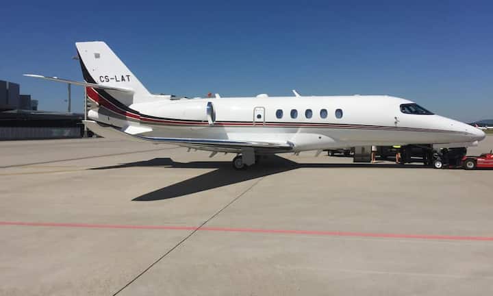 Die Firma Netjets von Warren Buffett hat 25 Exemplare des neuen Fliegers bestellt und für weitere 125 eine Option abgegeben.