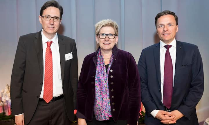Alex Naef, Carroserie Hess AG; Beatrice Simon, Regierungspräsidentin/Finanzdirektorin des Kantons Bern; Andreas Gerber, Managing Director Credit Suisse